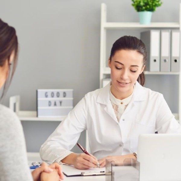 Các loại thuốc trị da nhờn hiệu quả bác sĩ da liễu khuyên dùng