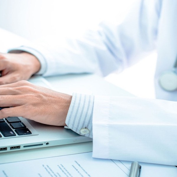 Dịch vụ tư vấn da liễu online uy tín, chất lượng - Phòng khám Da liễu Táo Đỏ